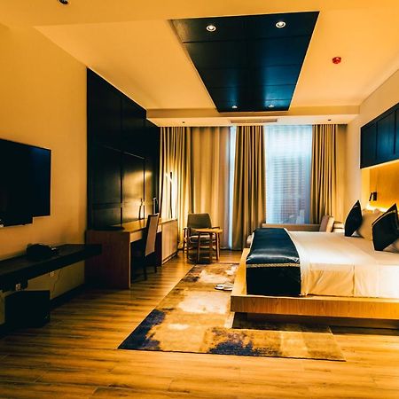 Blackwood Boutique Hotel And Apartments Daressalam Exterior foto
