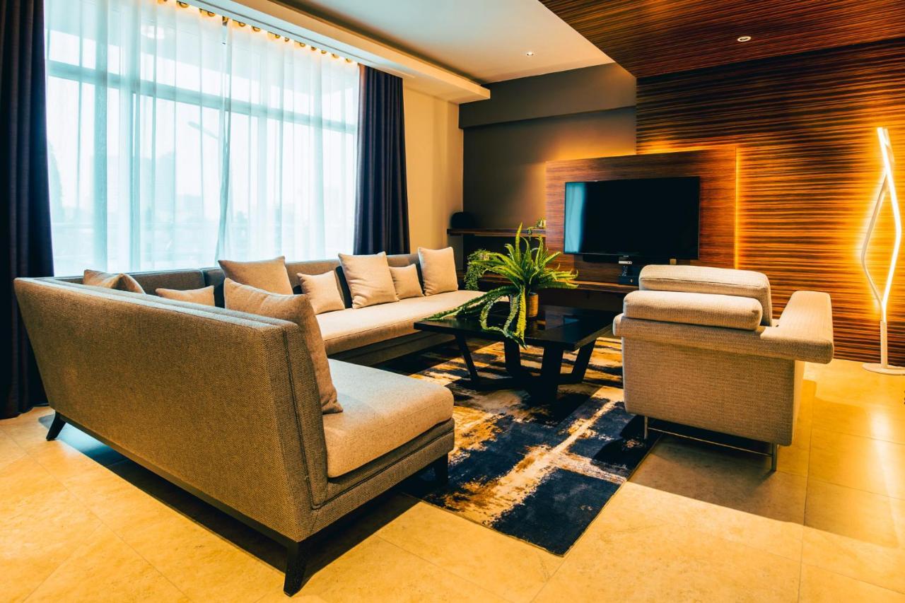 Blackwood Boutique Hotel And Apartments Daressalam Exterior foto