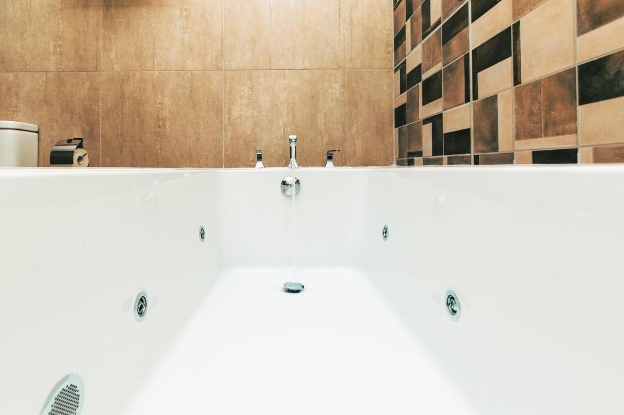 Blackwood Boutique Hotel And Apartments Daressalam Exterior foto